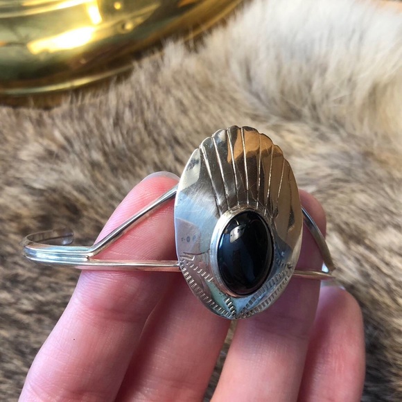 Vintage sterling silver Native American Navajo onyx cuff bracelet - Picture 2 of 4